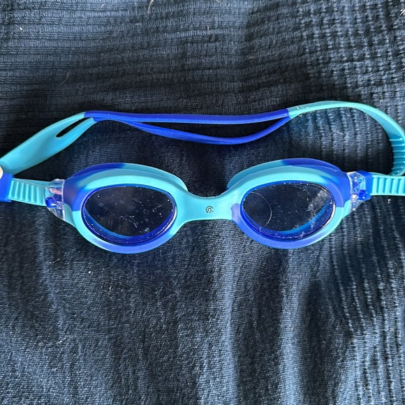 Pool goggles!! - Picture 2 of 3